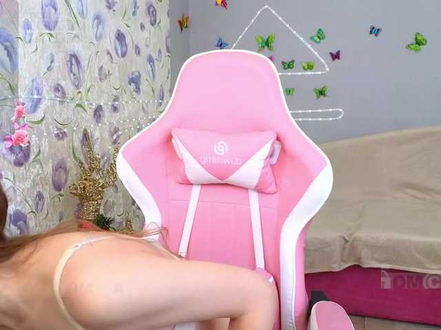 Armura's BongaCams show and profile