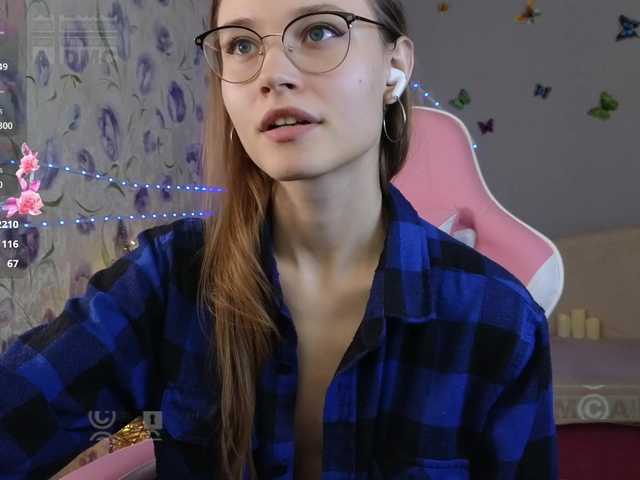 Armura's BongaCams show and profile