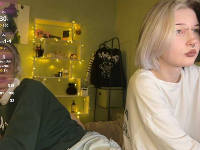 go to chat with VeryRareTwins