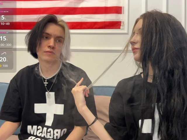 le modèle VeryRareTwix est en webcam porno dans un show sur le site bongacams, il possède les tags suivants: White/Caucasian,Blonde,Shaved