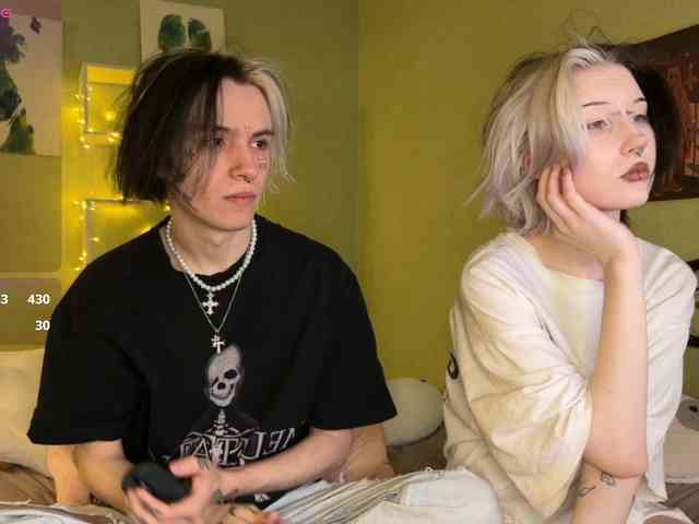 VeryRareTwins webcam