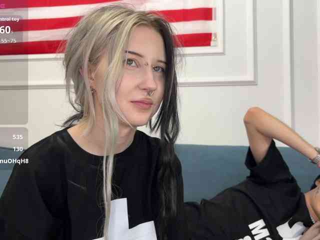 VeryRareTwins webcam