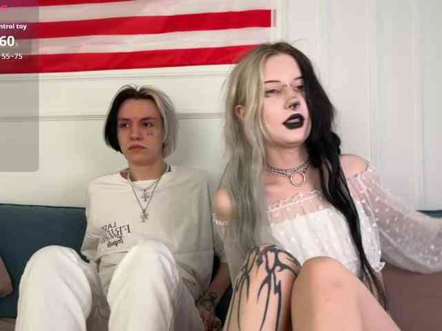 VeryRareTwins webcam