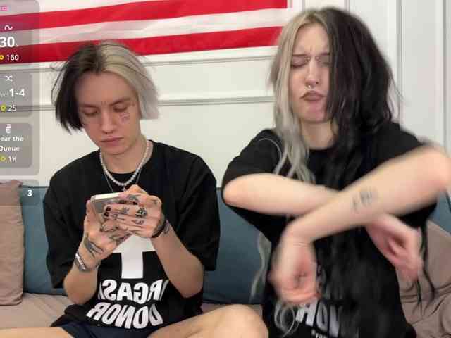 VeryRareTwins webcam