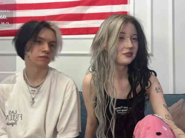 VeryRareTwins webcam