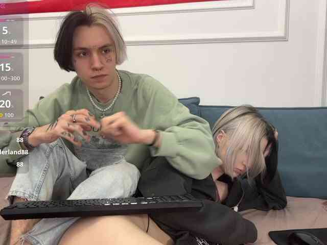 VeryRareTwins webcam