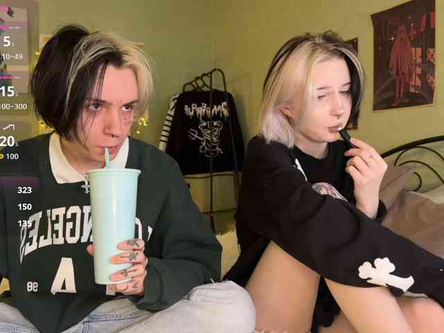 VeryRareTwins webcam
