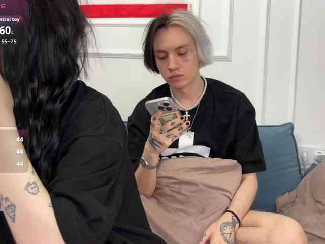 VeryRareTwins webcam