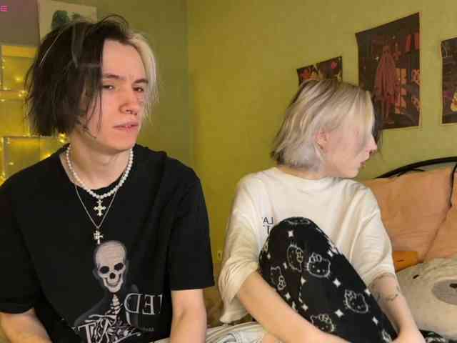 VeryRareTwins webcam