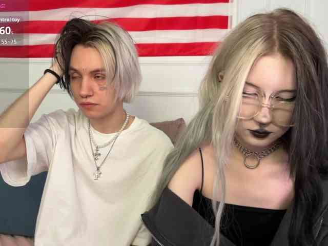 VeryRareTwins webcam