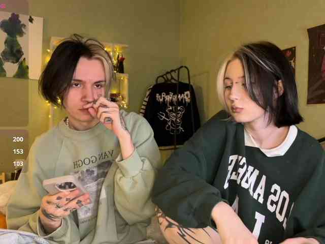 VeryRareTwins webcam