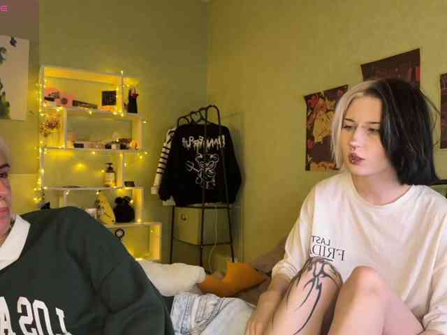VeryRareTwins webcam