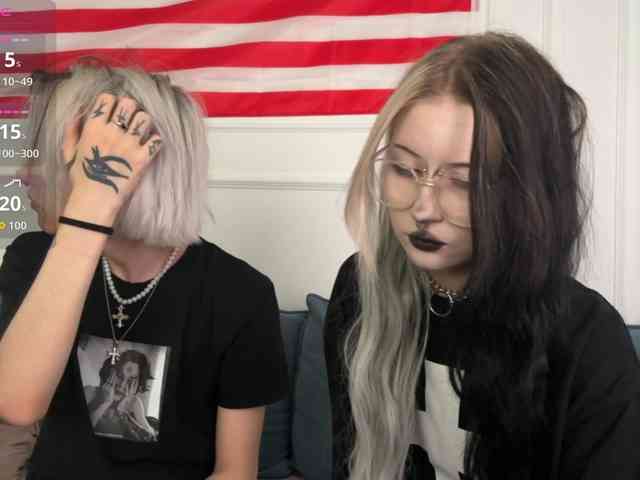 VeryRareTwins webcam