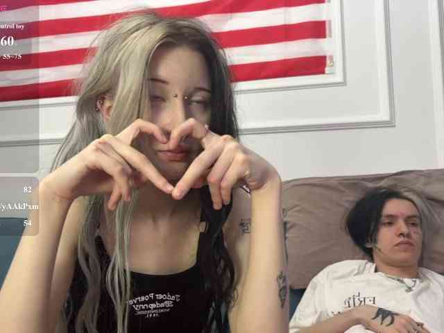 VeryRareTwins webcam