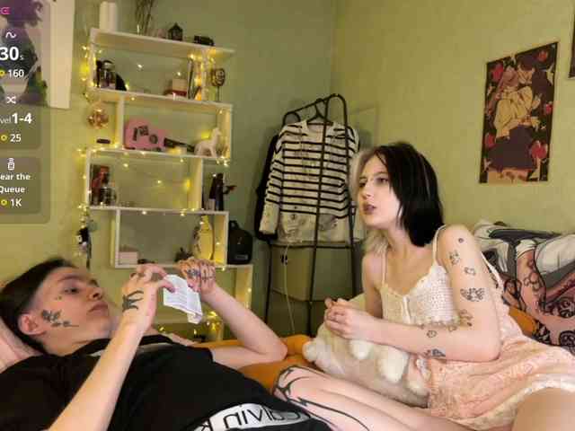 VeryRareTwins webcam