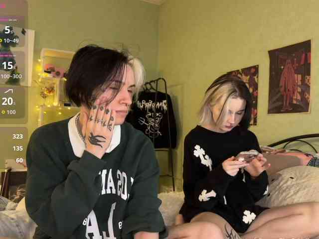 VeryRareTwins webcam