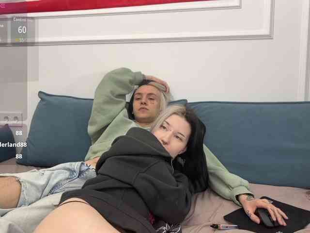 VeryRareTwins webcam