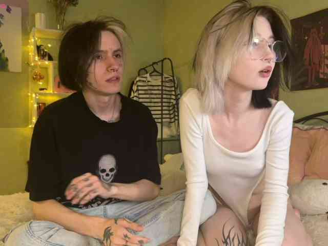 VeryRareTwins Live Webcam on BongaCams
