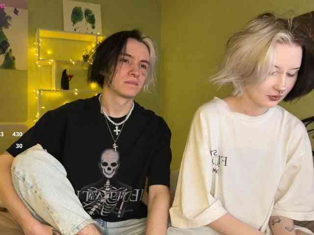 VeryRareTwins webcam