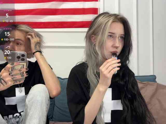 VeryRareTwins webcam