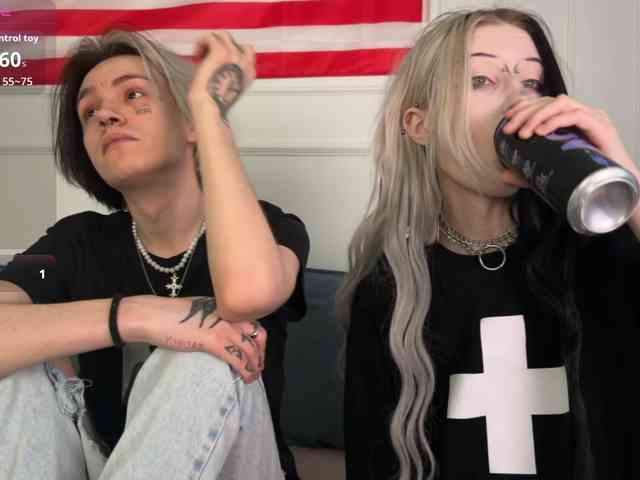 VeryRareTwins webcam