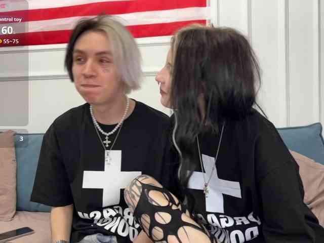 VeryRareTwins webcam