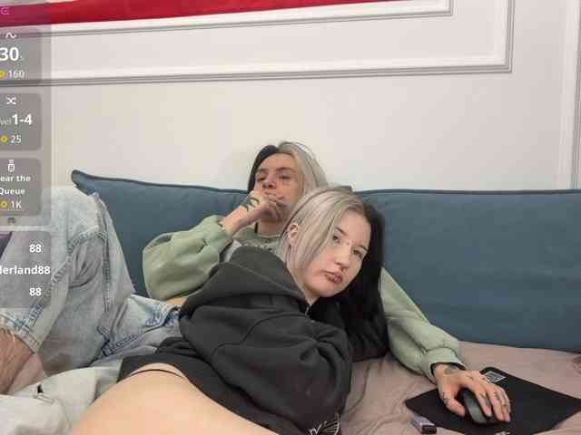 VeryRareTwins webcam