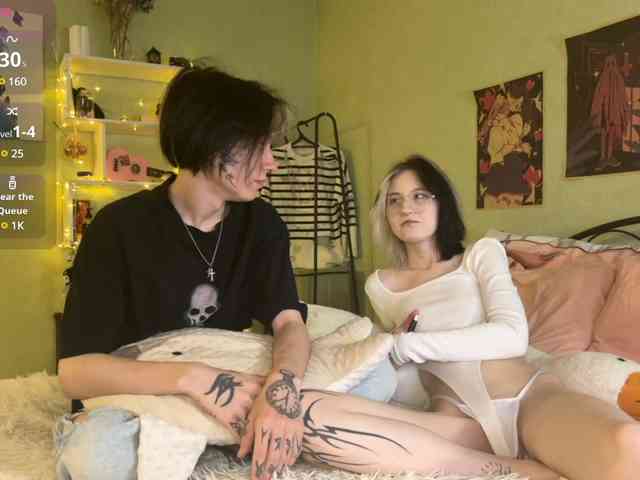 VeryRareTwins webcam