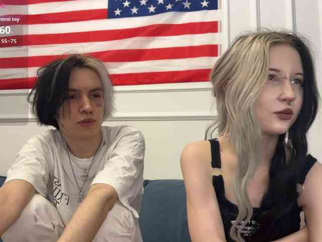 VeryRareTwins webcam