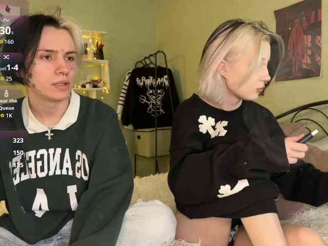 VeryRareTwins webcam