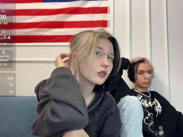 VeryRareTwins webcam