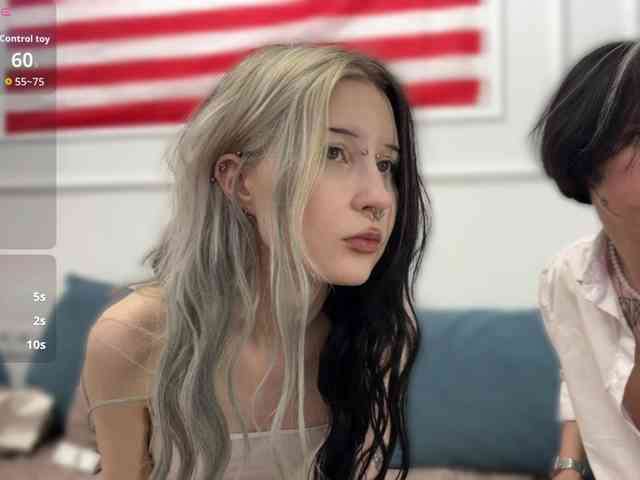 VeryRareTwins webcam