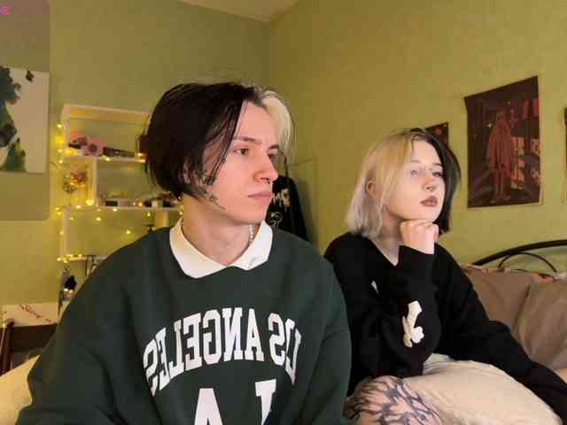 VeryRareTwins webcam