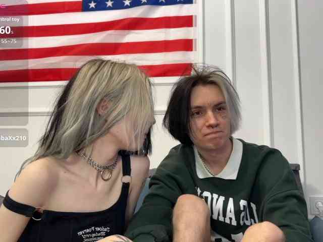 VeryRareTwins webcam