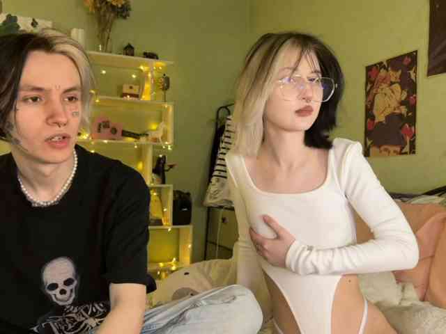 VeryRareTwins Live Webcam on BongaCams
