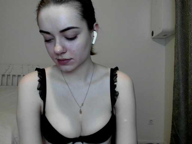 agnes-lunee's BongaCams show and profile