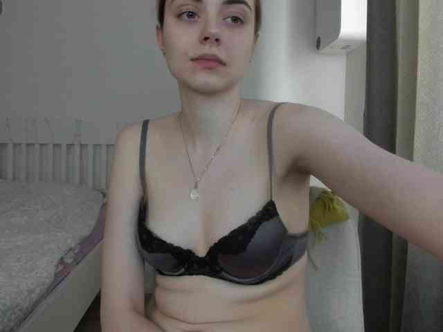 Agnesshy webcam