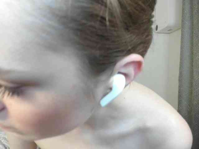 Agnesshy webcam