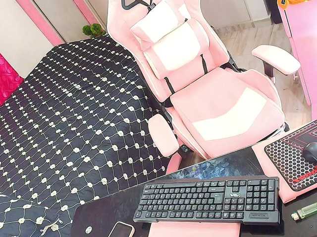 kimberlybellu's BongaCams show and profile