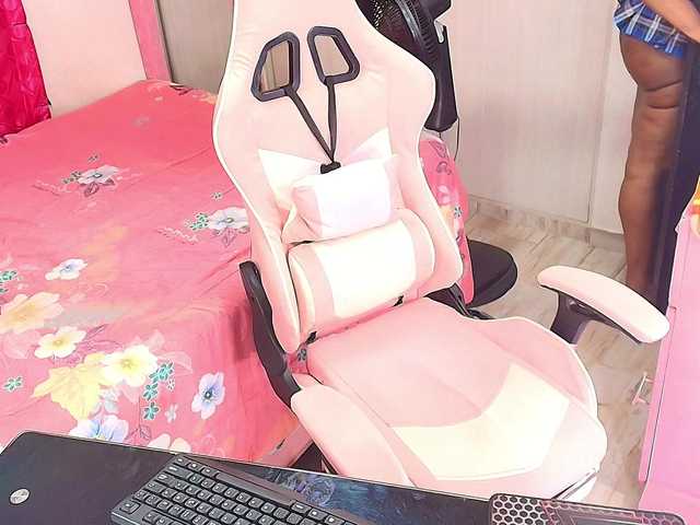 kimberlybellu's BongaCams show and profile