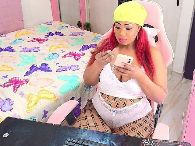 kimberlybellu's BongaCams show and profile