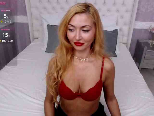 CelineHinton webcam