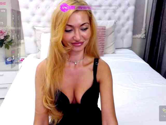 CelineHinton webcam