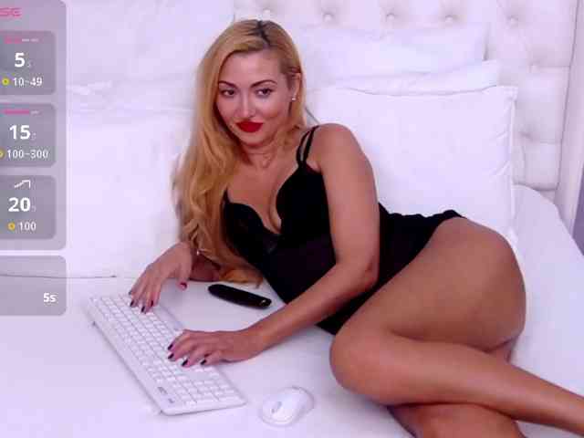 CelineHinton webcam