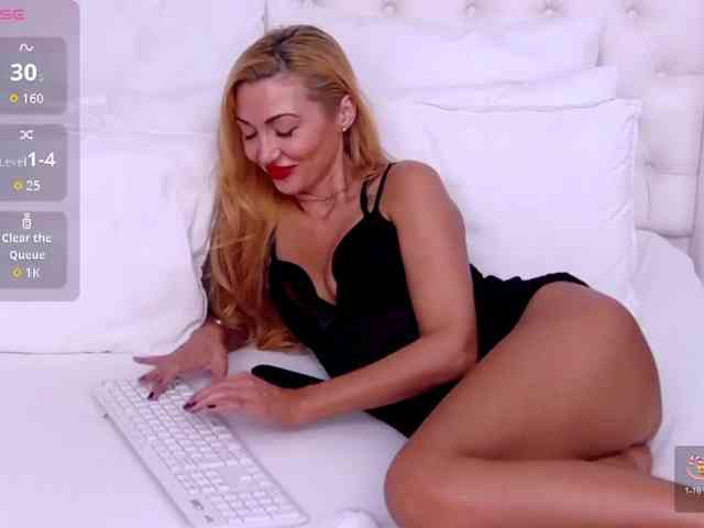 CelineHinton webcam
