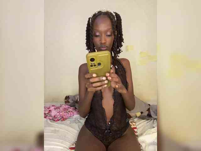 Lexxie1-1 webcam
