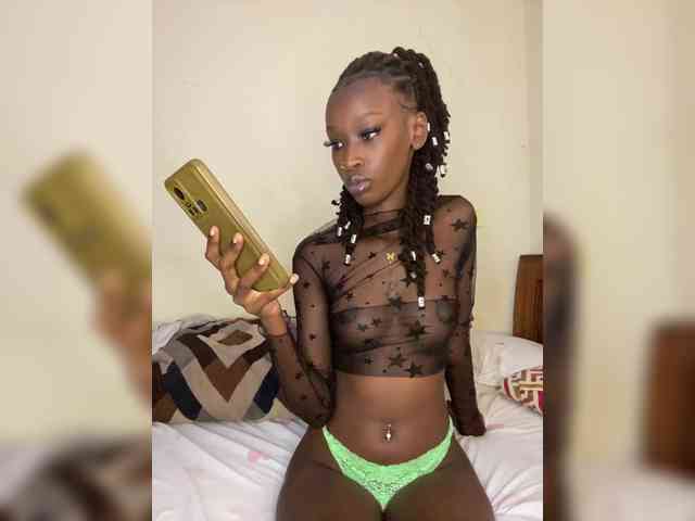 Lexxie1-1 webcam