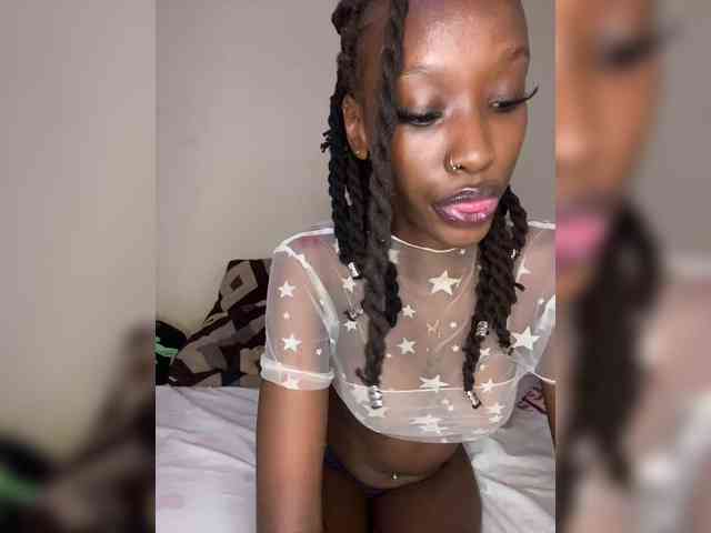 Lexxie1-1 webcam
