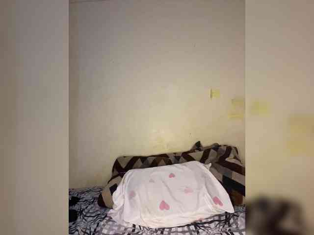 Lexxie1-1 webcam
