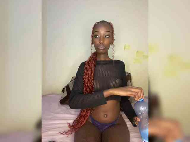 Lexxie1-1 webcam